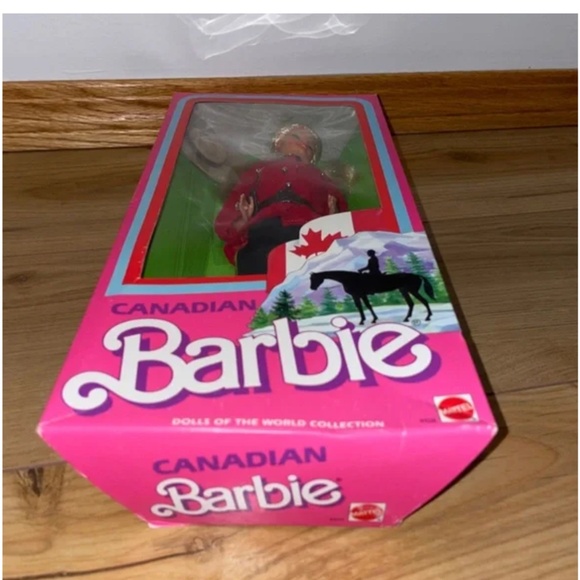 BARBIE Canadian Mountie  - Vintage1987  NIB - Picture 9 of 16